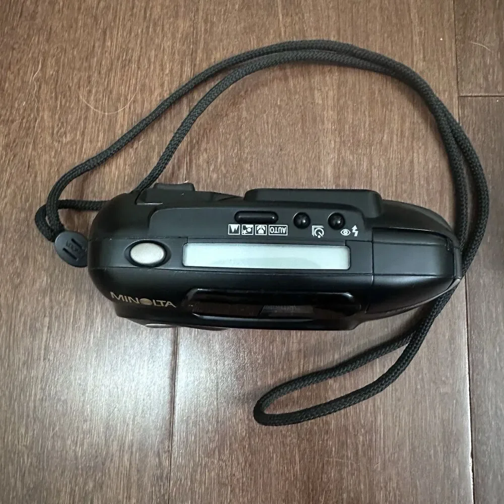 Minolta Riva Zoom 70w Multi AF 35mm Film Point and Shoot Camera Black Tested